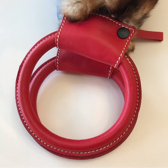 Authentic wild fur bag with chic denim and red leather circle handle - Picture 5 of 7